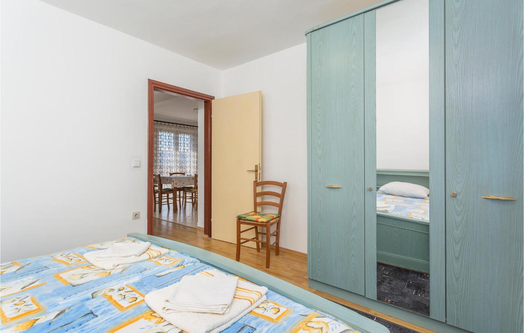 Lovely Apartment In Krk With Kitchen Brzac Екстер'єр фото