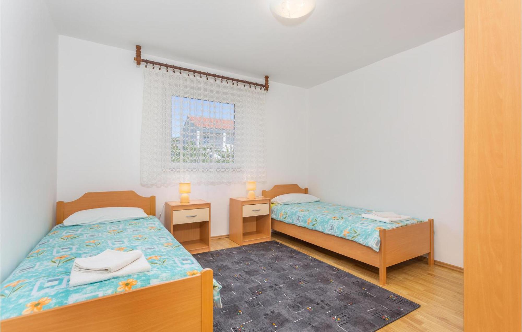 Lovely Apartment In Krk With Kitchen Brzac Екстер'єр фото