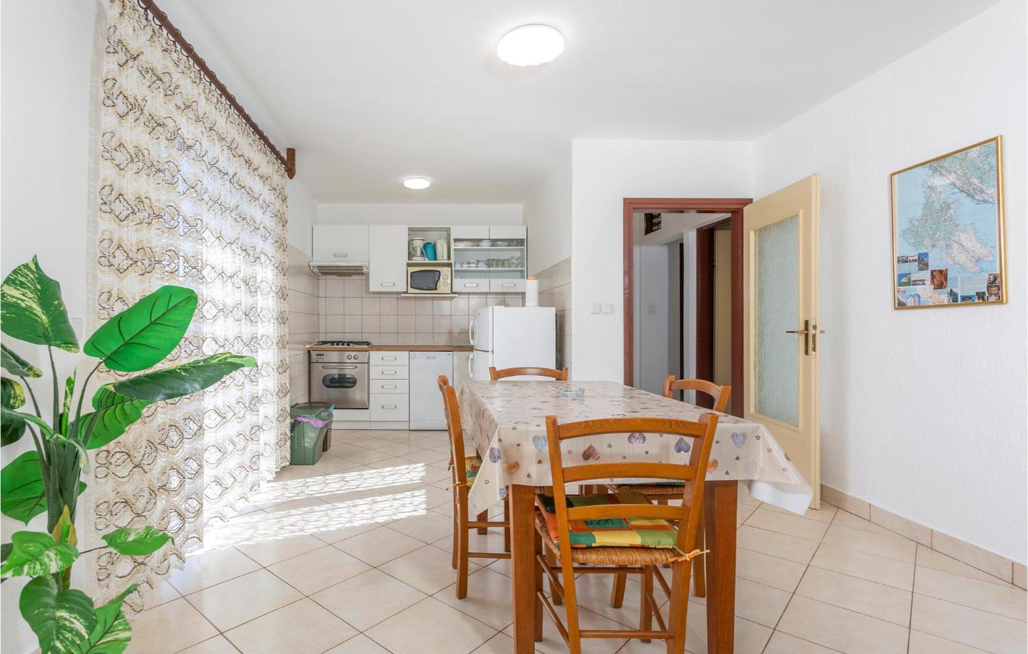 Lovely Apartment In Krk With Kitchen Brzac Екстер'єр фото